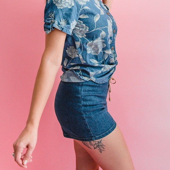 Vintage Y2K Tie Zip Front Shorts 26 - Picture 2 of 5